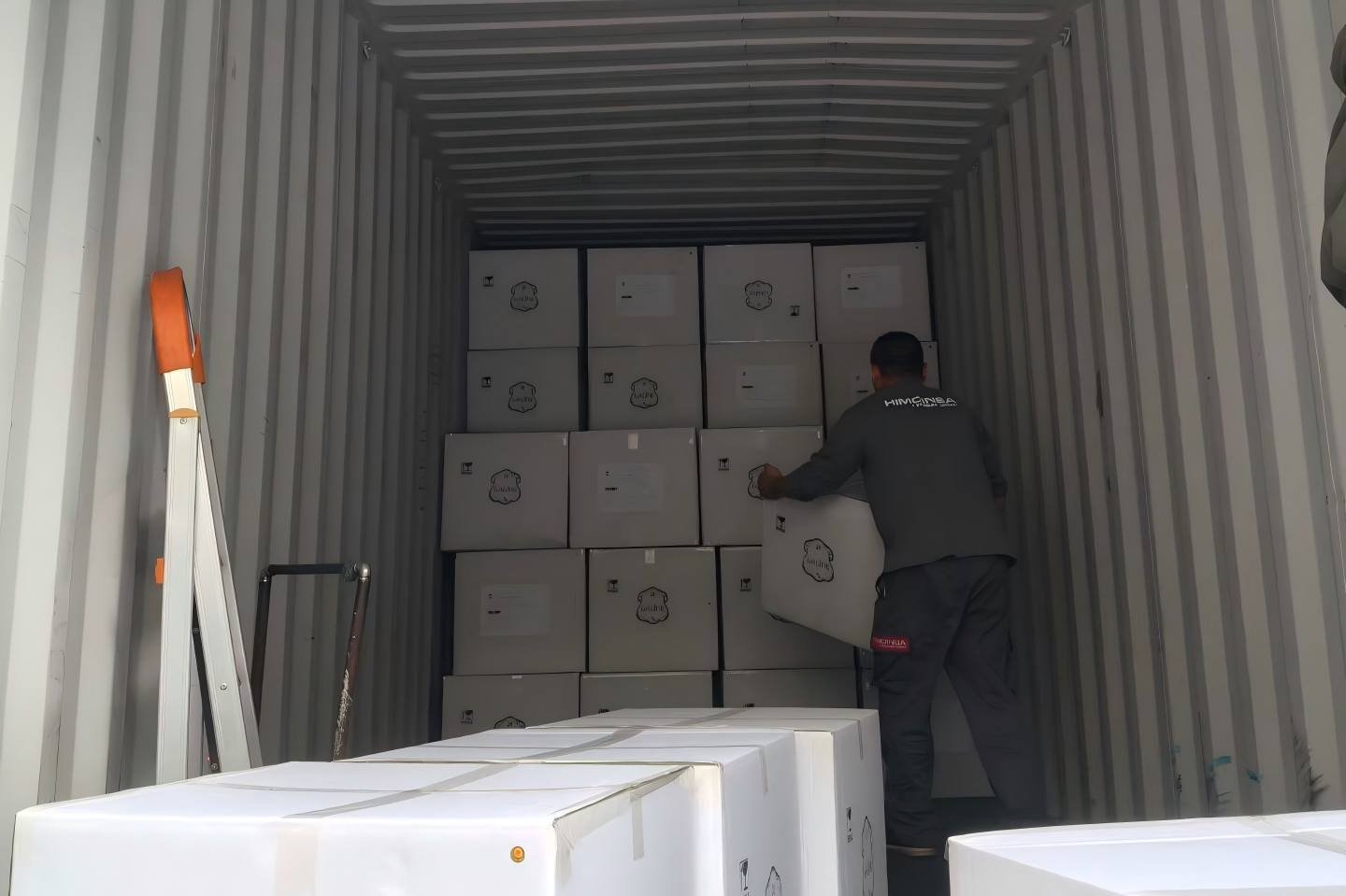 loading of container of fiber packaging2